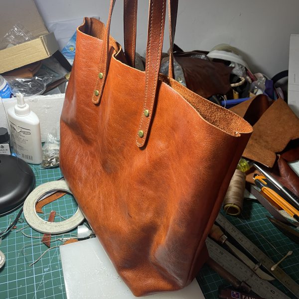 奢華、精緻手工製真皮側孭包手袋 - 適合講究 Style 的單肩包 Luxurious Handcrafted Leather Bag: Versatile Shoulder Bag for Style-Conscious Shoppers